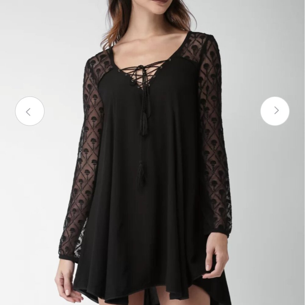Tunic or Mini Dress With Embroidered Lace, Medium, Tassels Excellent Forever 21